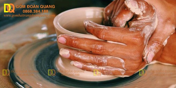 Nguyên lý của bàn xoay làm gốm