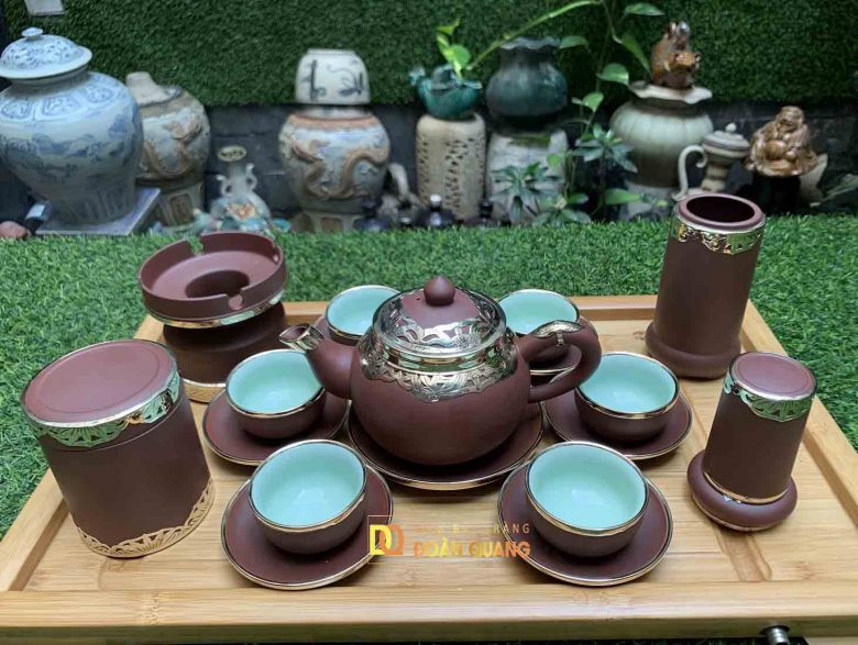 Bộ ấm chén bọc đồng