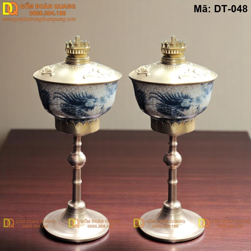 Cặp đèn bàn thờ dáng đèn đời Trần vẽ Rồng mã DT-048