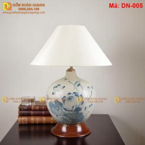 Đèn để bàn phòng ngủ gốm Bát Tràng mã DN-005