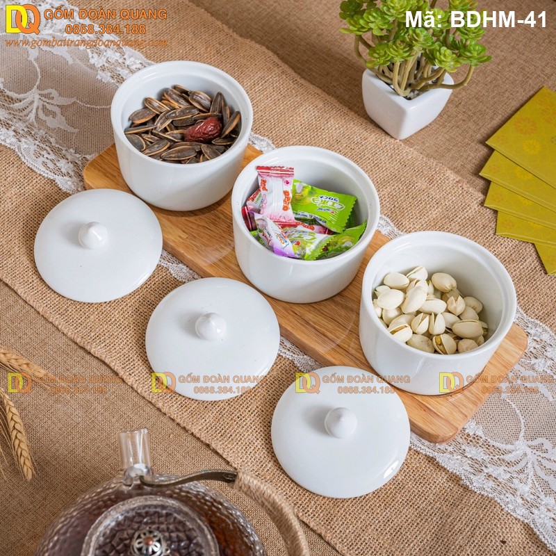 Khay mứt tết cho không gian phòng khách nhỏ Khay mứt tết cho không gian phòng khách nhỏ