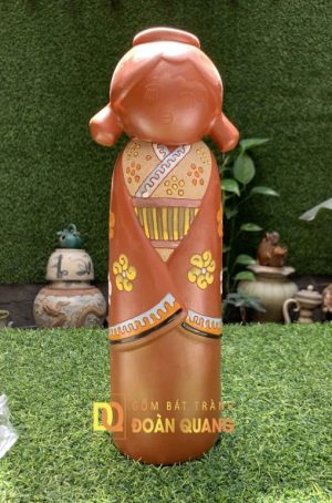 Bình lọ hoa trang trí mẫu tượng cô gái nhật đất đỏ