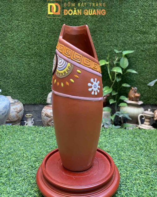 Lọ hoa gốm đất đỏ dáng vát - Gốm Bát Tràng Đoàn Quang Lọ hoa gốm đất đỏ dáng vát