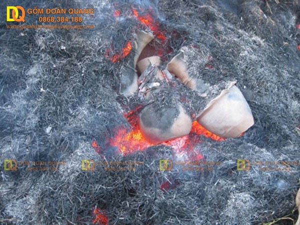 Nung gốm thủ công tại Làng gốm Bàu Trúc
