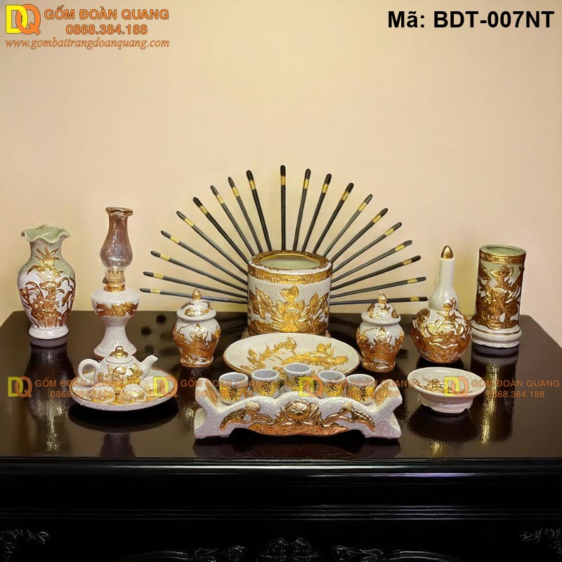 Bộ đồ thờ cảnh sen đắp nổi dát vàng mã BDT-007NT - Ảnh 2