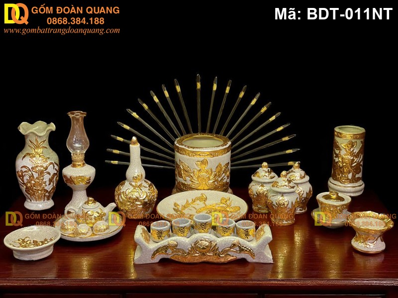 Bộ đồ thờ cơ bản 16 sản phẩm dát vàng cảnh sen 1 bát hương mã BDT-011NT