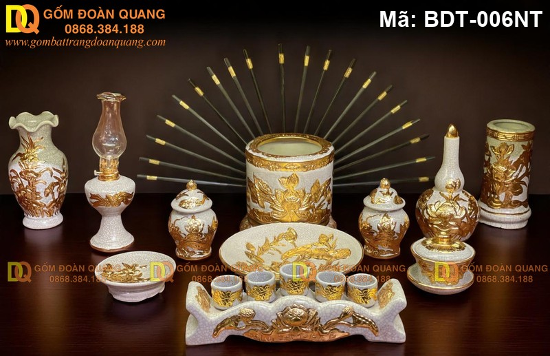 Bộ đồ thờ cơ bản dát vàng 1 bát hương Sen mã BDT-006NT