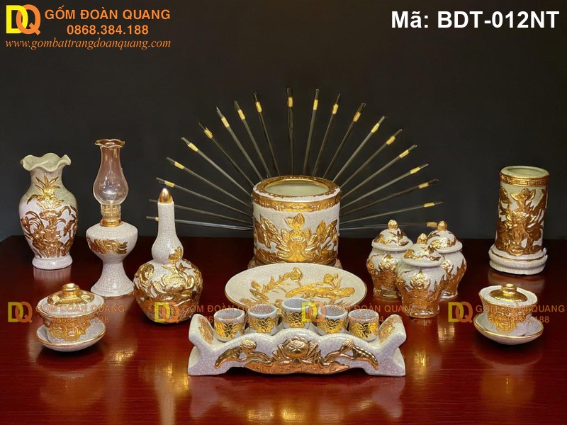 Bộ đồ thờ gia tiên đầy đủ bàn thờ treo 14 sản phẩm mã BDT-012NT