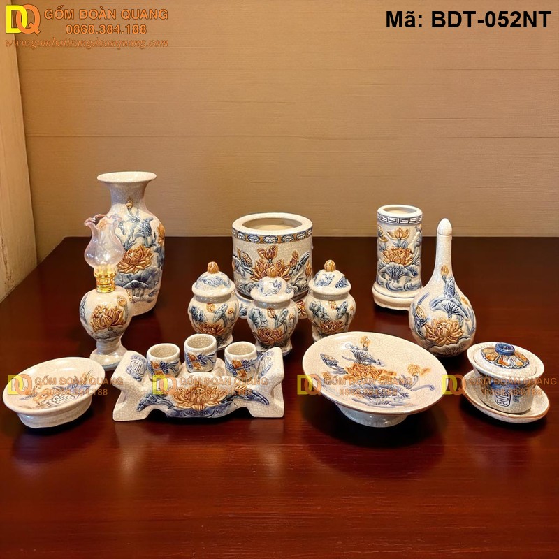 Bộ đồ thờ gốm sứ chuẩn phong thủy cho bàn thờ Phật mã BDT-052NT - Ảnh 2