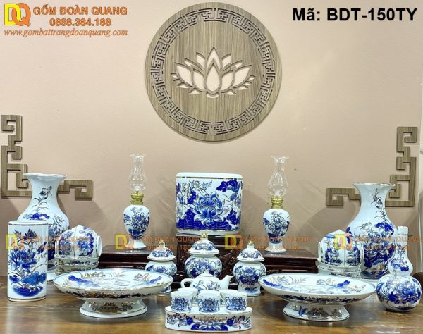 Đồ thờ bằng sứ men màu xanh mã BDT-150TY