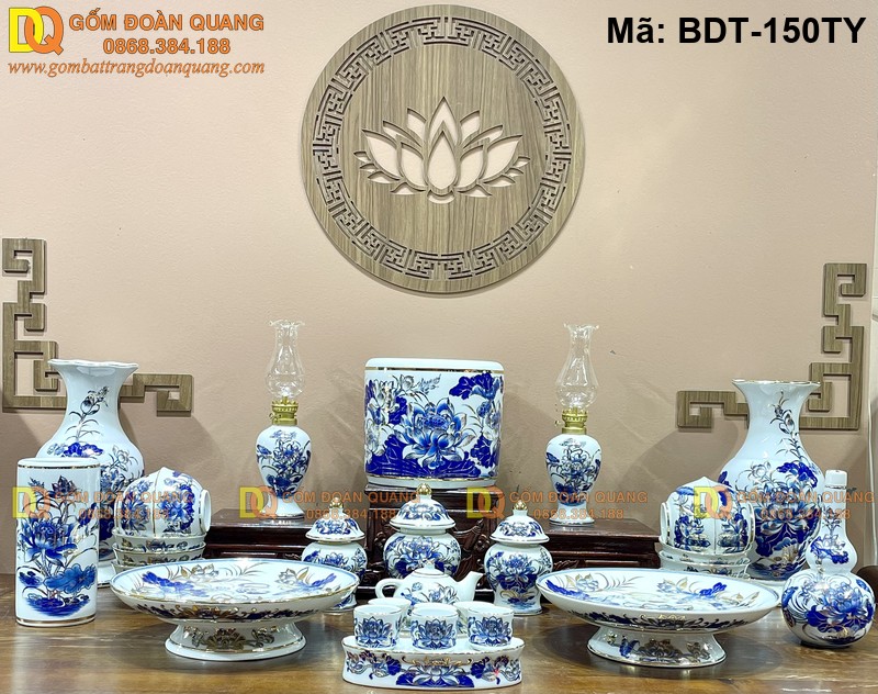 Đồ thờ bằng sứ men màu xanh mã BDT-150TY