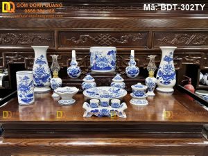 Mua đồ thờ cúng bằng gốm sứ men lam mã BDT-302TY