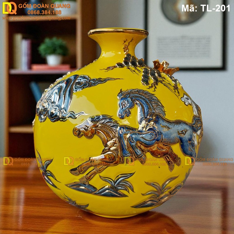 Bình hút lộc nền màu Vàng đắp nổi Ngựa – Mã Đáo Thành Công mã TL-201 – Ảnh 4
