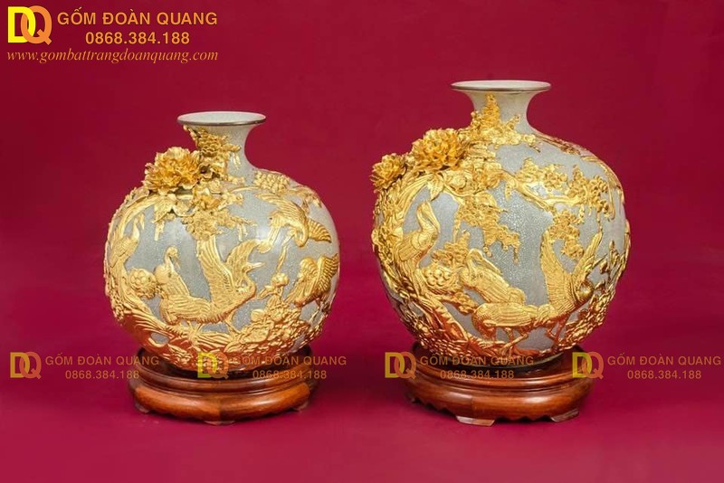 Bình hút tài lộc dát vàng cho người mệnh Bạch Lạp Kim