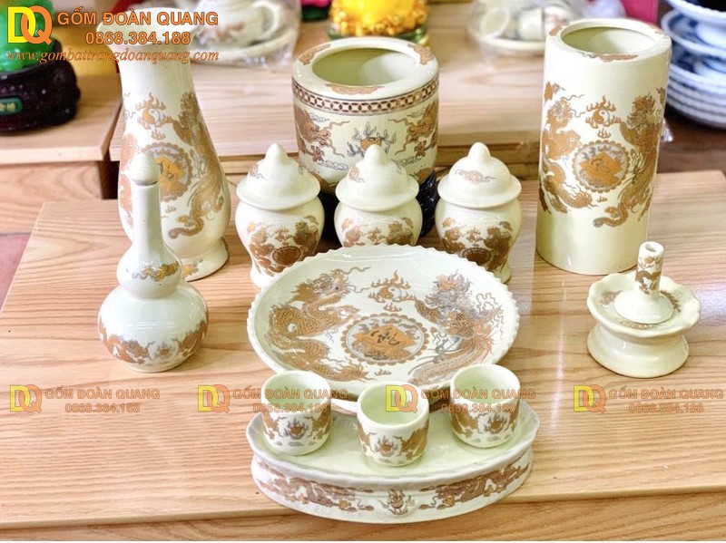 Bộ đồ thờ tài địa tại xưởng Gốm Bát Tràng Đoàn Quang