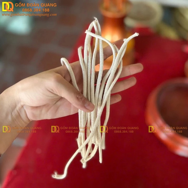 Hình ảnh sợi bấc hay tim đèn chuyên dùng cho đèn đốt dầu Hình ảnh sợi bấc hay tim đèn chuyên dùng cho đèn đốt dầu