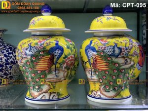 Chóe gốm sứ Men màu vàng cảnh Công Đào mã CPT-095
