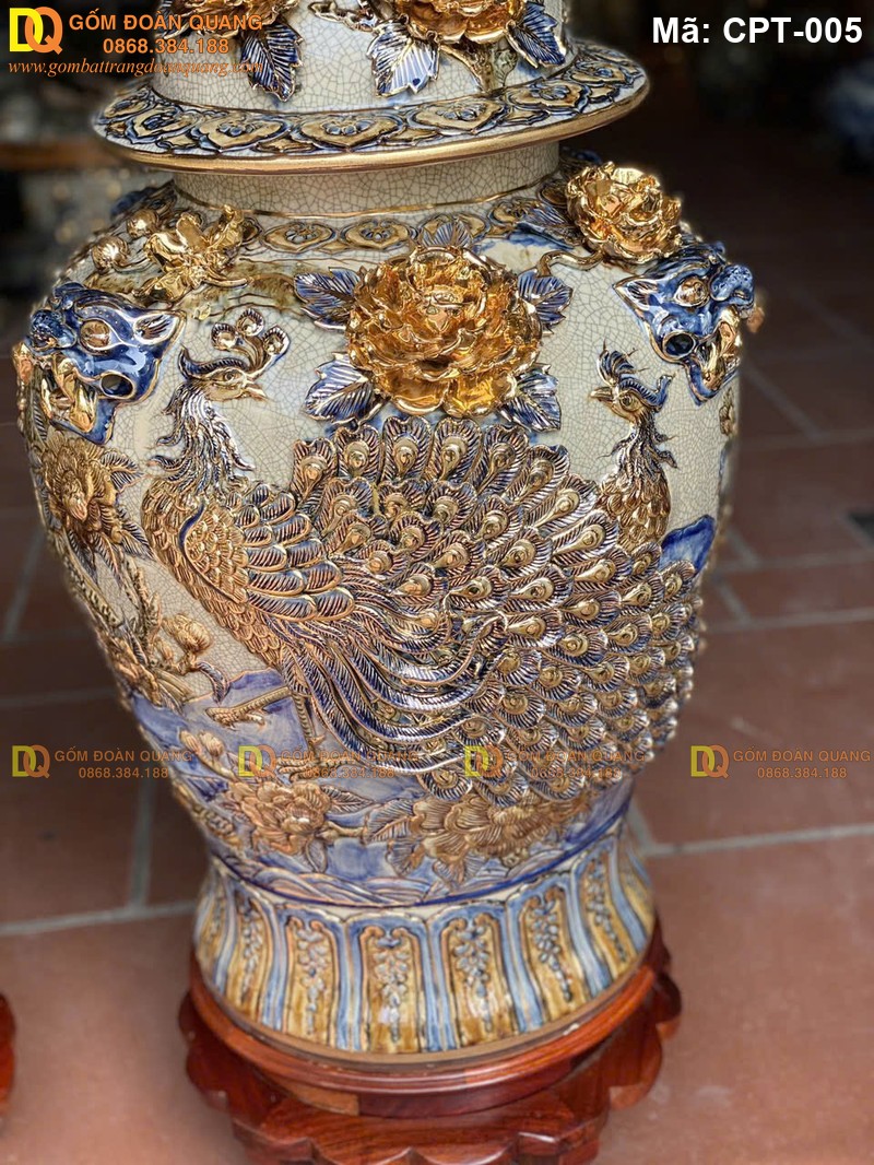 Chóe gốm sứ Men rạn đắp nổi cảnh Công đào Vẽ vàng mã CPT-005 – Ảnh 3