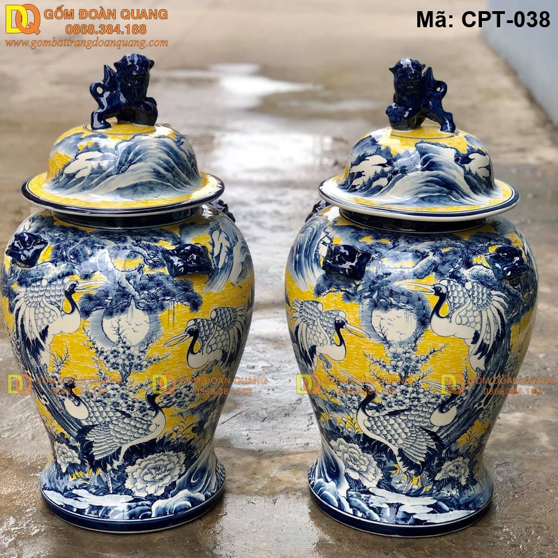 Chóe phong thủy Bát Tràng Men màu vàng cảnh Tùng hạc mã CPT-038 – Ảnh 2