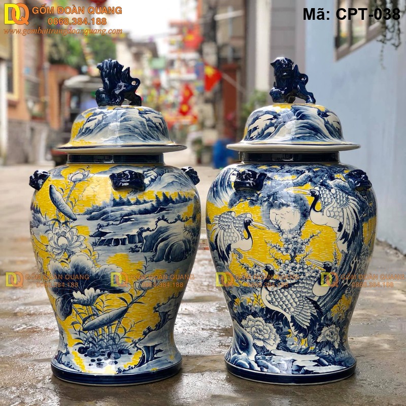 Chóe phong thủy Bát Tràng Men màu vàng cảnh Tùng hạc mã CPT-038