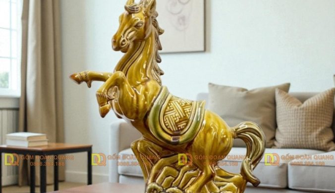 Tuổi Ngọ là con gì - Đồ gốm sứ cho tuổi Ngọ